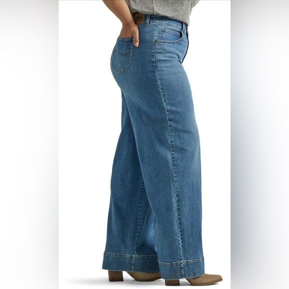 Lee Women's Plus Size Legendary High Rise Trouser Jean | Size 18 W - Picture 3 of 8